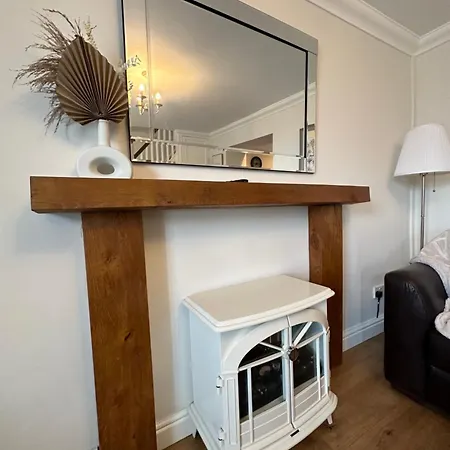 The Cosy Cottage Retreat! Perfect For Contractors, Relocators, Getaway Llantrisant  Exterior photo