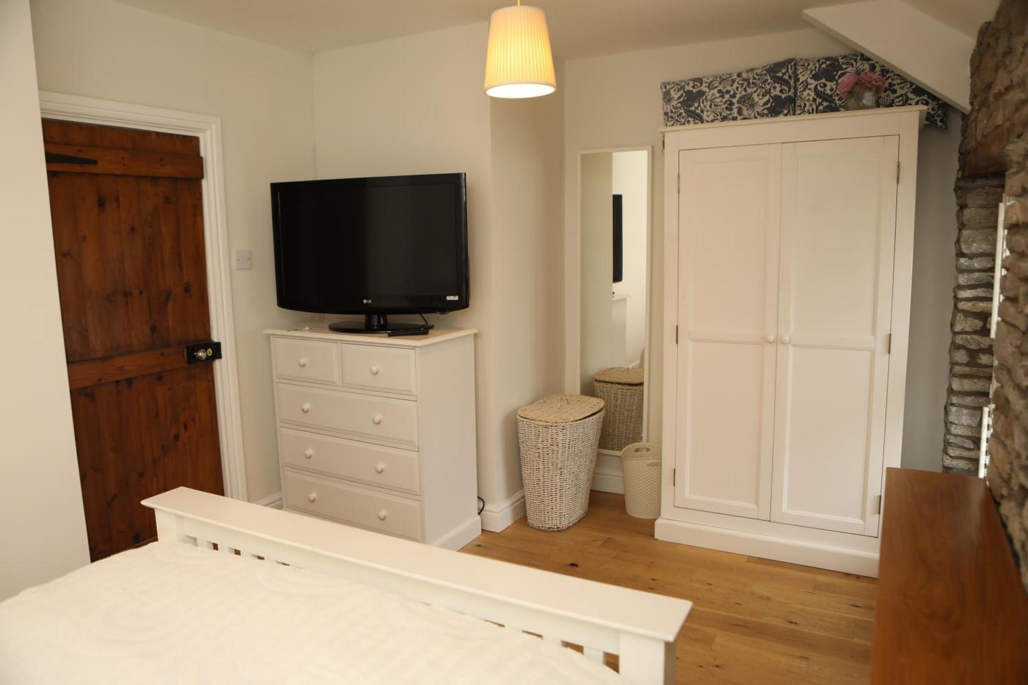 The Cosy Retreat! Perfect For Contractors, Relocators, Getaway Ллантризант